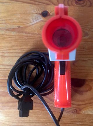 Pistola Nintendo Zapper NES Naranja 1985