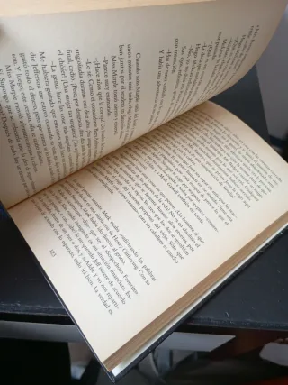 Un cadáver en la biblioteca, Agatha Christie