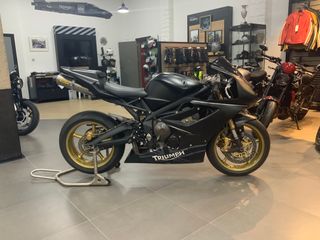 Triumph Daytona 675R Negra/Dorada