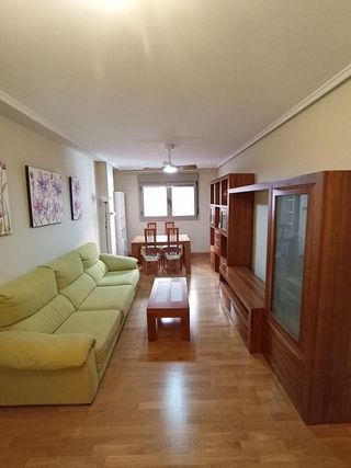 Piso en alquiler en Centro en Parla