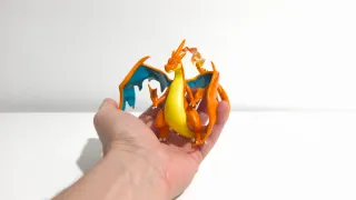 Figura Pokémon Charizard Y