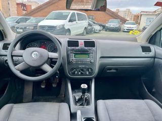 Volkswagen Golf 2004