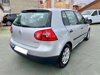 Volkswagen Golf 2004