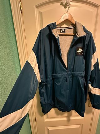 Chubasquero Nike Azul y Blanco