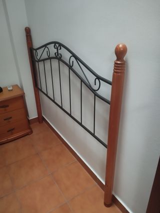 Cabecero de forja y madera 1.35