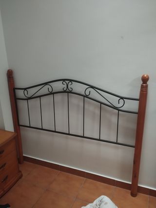 Cabecero de forja y madera 1.35