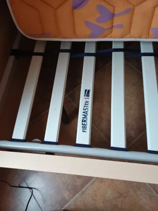 Conjunto infantil,incluye,mesita,colcho,tapifles,y