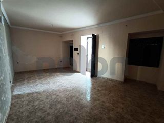 Casa adosada en venta en Baena