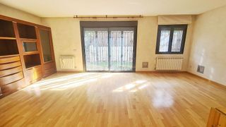 Casa adosada en venta en Loeches