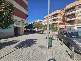 Local comercial en alquiler en Fátima - Levante en Córdoba