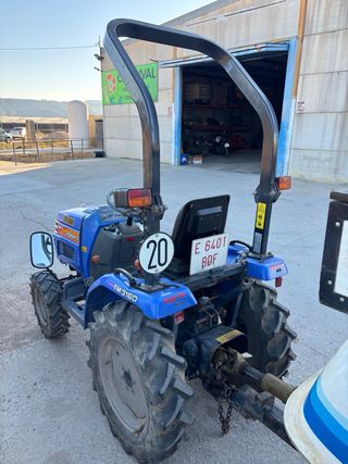 Tractor Iseki 3160+Cuba Marisan+Remolque+arado