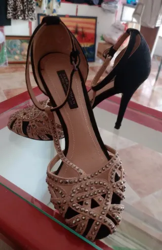 Zapatos Zara Tacón Beige y Negro Talla 39