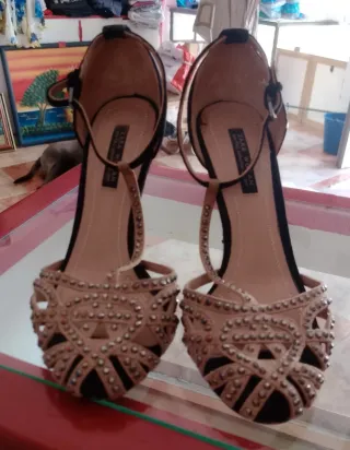 Zapatos Zara Tacón Beige y Negro Talla 39