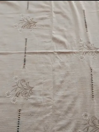 Mantel de lino antiguo bordado