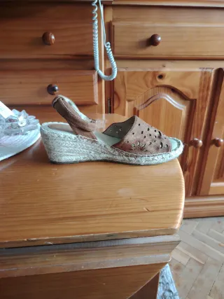 Sandalias cuña rafia marrón talla 39