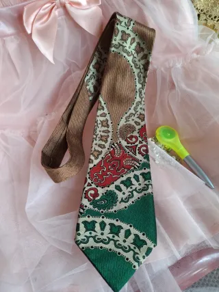 Cravatta uomo elegante fantasia