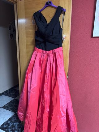 Vestido largo negro y rojo Talla 42