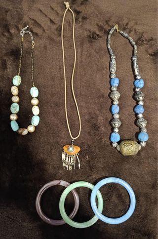 Lote 3 collares y 3 pulseras