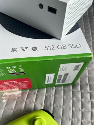 Xbox Series S + 2 Mandos (Bianco e Giallo)