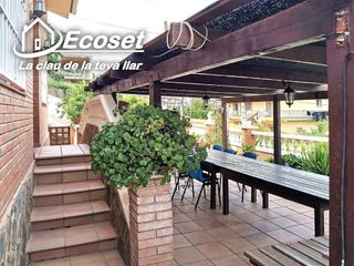 Chalet en venta en Vallirana