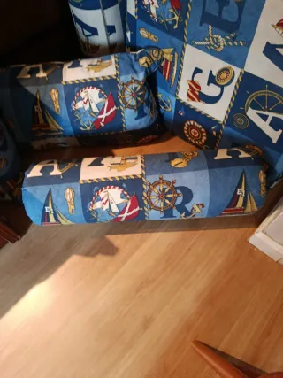 Colchoneta y cojines para cama nido