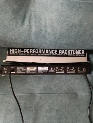 2 Behringer BTR2000 Rack Tuner Afinador