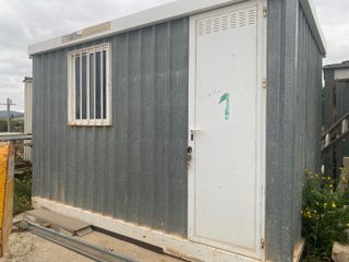 Caseta de obra prefabricada metálica