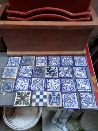 Lote de azulejos antiguos decorados