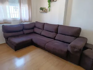 Sofá rinconera marrón tela antimanchas.