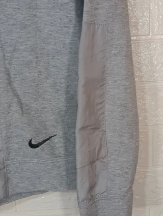 Sudadera Nike capucha integral Reflectante. R140
