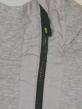 Sudadera Nike capucha integral Reflectante. R140