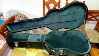 Estuche RÍGIDO EK para Guitarra Española
