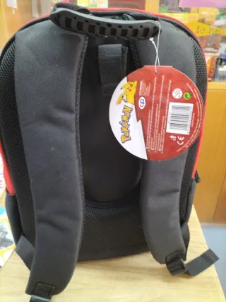 Mochila Pokémon Pikachu Negra