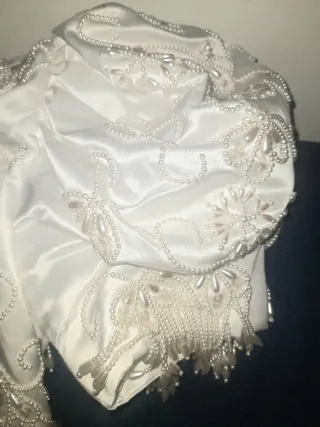 Abito da sposa bianco con ricami