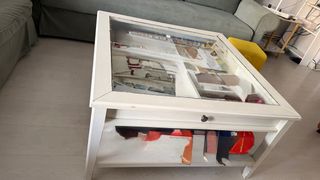 Mesa de centro de cristal y madera