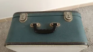 Maleta Vintage antigua y robusta (sin llave)