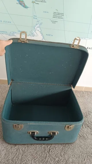 Maleta Vintage antigua y robusta (sin llave)