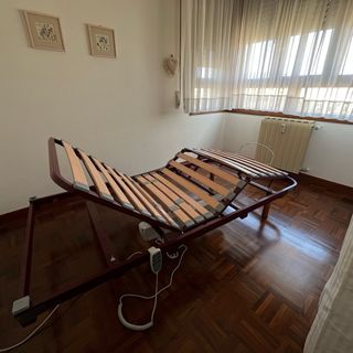 Cama articulada con mando