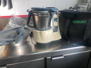 Thermomix Vorwerk con accesorios