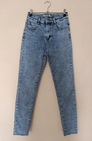 Pantalón pitillo Talla 36, ver medidas