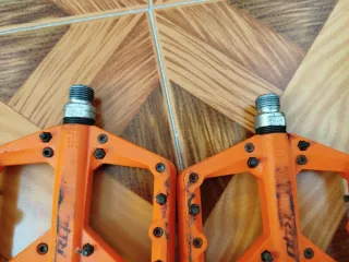 Pedali MTB Arancione