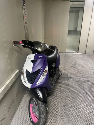 Piaggio Zip SP Scooter