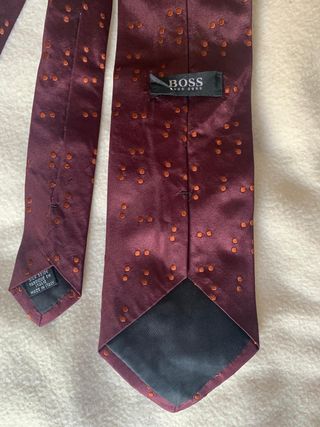 Corbata Hugo Boss Seda Burdeos Topos Naranja Italy