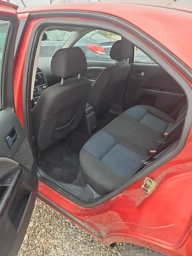 Ford Mondeo 2.0 TDCi Ambiente Plus 2007, foto 8