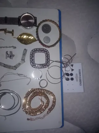 Lote Joyería Dorada y Plateada