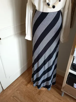 Falda larga Max Studio rayas cortada al vies.