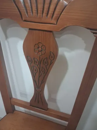 6 Sillas de Madera Maciza. Posible negociación €