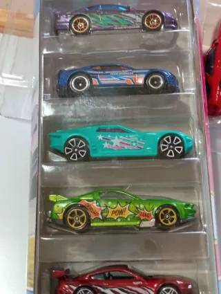 10 macchinine Hot Wheels