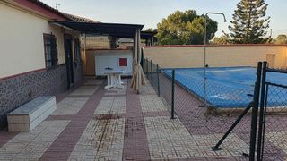 Chalet en venta en Carmona