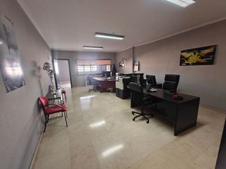 Nave industrial en alquiler en Polígonos - Recinto Ferial Cortijo de Torres en Málaga